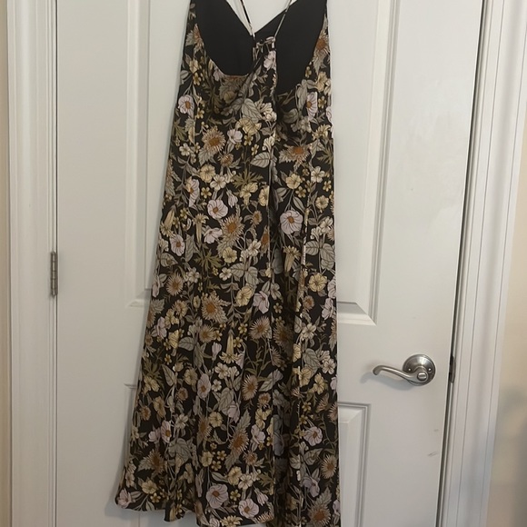 Black Floral Criss-Cross Midi Dress - Picture 3 of 4